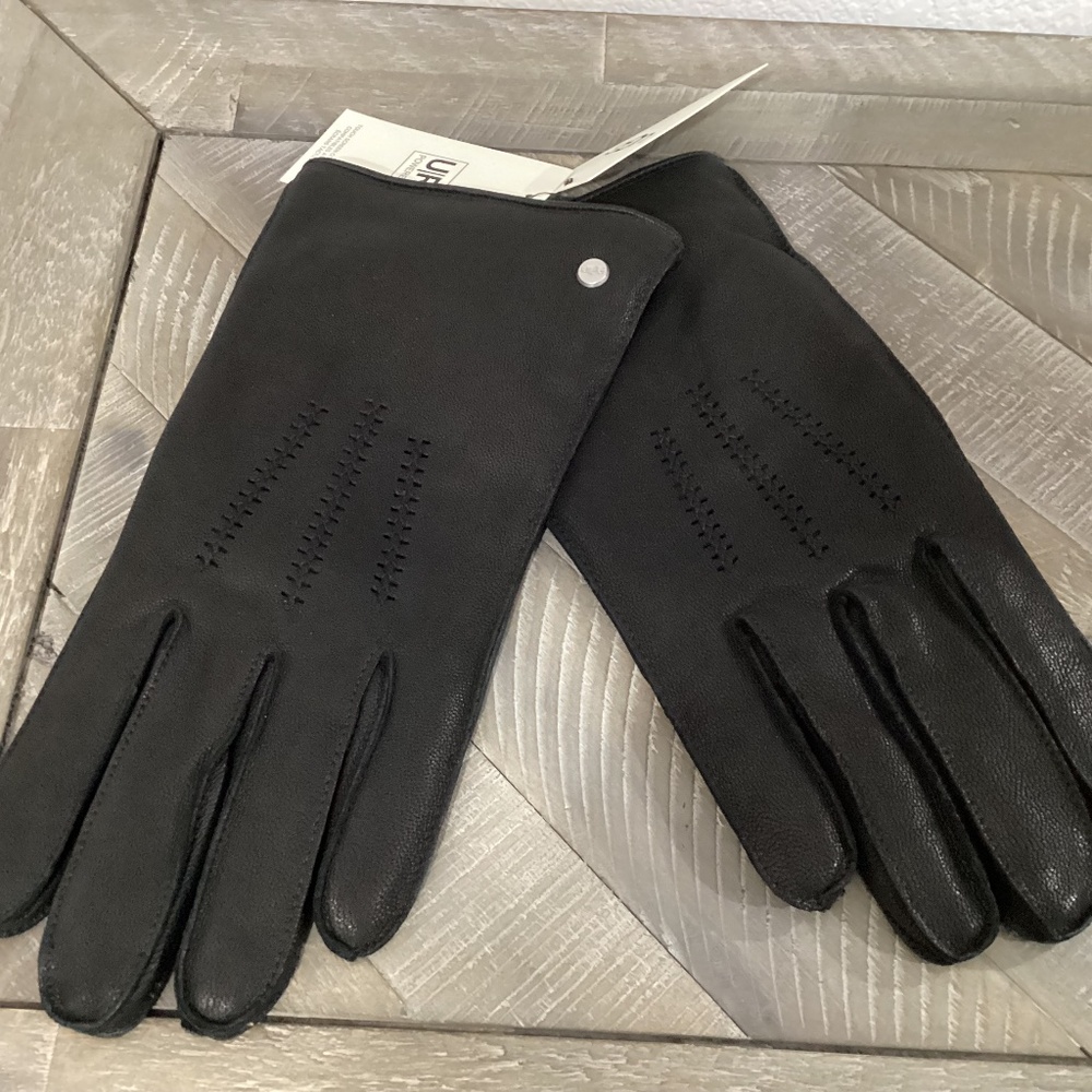 UGG Faux Fur Lined Wrangell Smart Glove, size XL
